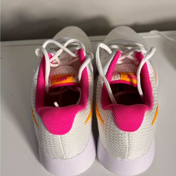 Nike Tanjun size: 9 - Picture 3 of 4